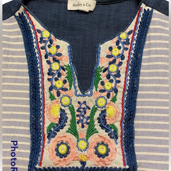 Hailey & Co. embroidered top, sz L - Picture 2 of 5
